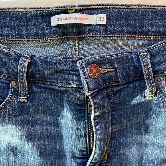 Levi’s Womens Shaping Skinng Mid Waist Jean - Picture 4 of 9